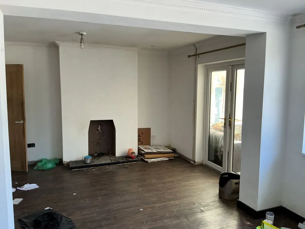 Gorseinon, Swansea, SA4 4LS - Online Auctions