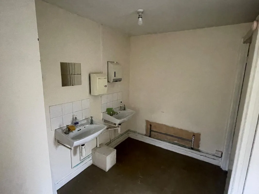 High Street, Sennybridge, Powys, LD3 8PG - Online Auctions