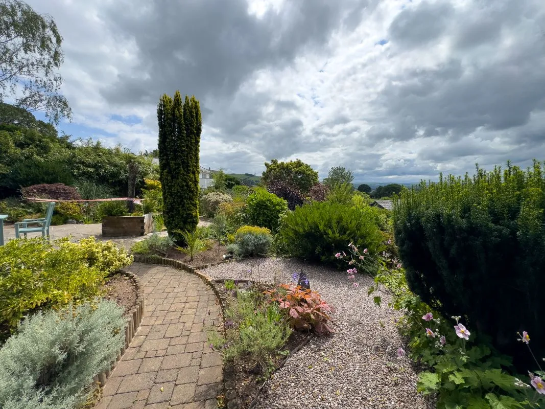 Llanbedr Dyffryn Clwyd, Ruthin, Clwyd, LL15 1UT - Online Auctions