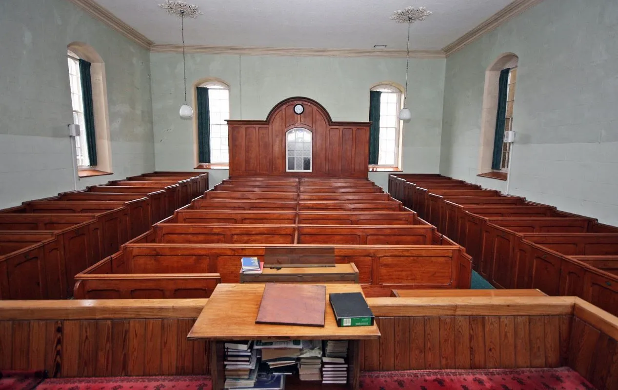 Capel Seilo, Caergeiliog, Holyhead, Gwynedd, LL65 3YD - Online Auctions