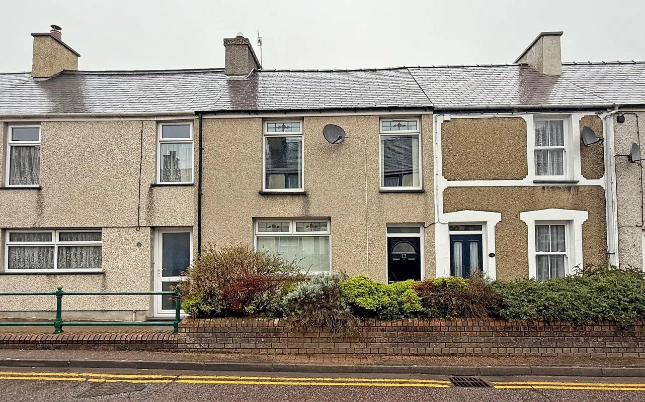 Penygroes, Caernarfon, Gwynedd, LL54 6NG - Online Auctions
