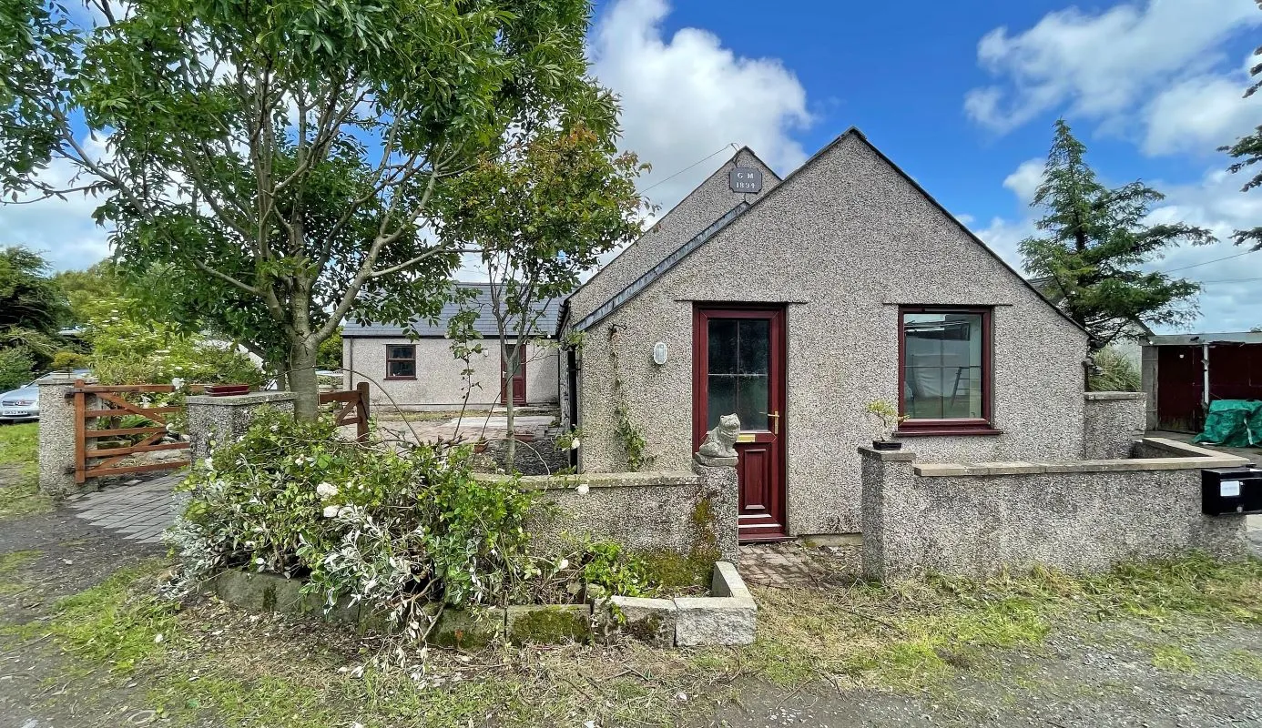 Llantrisant, Holyhead, Gwynedd, LL65 4TN - Online Auctions