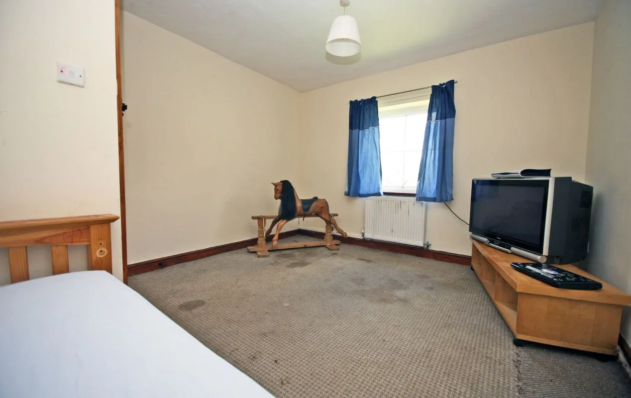 Llantrisant, Holyhead, Gwynedd, LL65 4TN - Online Auctions