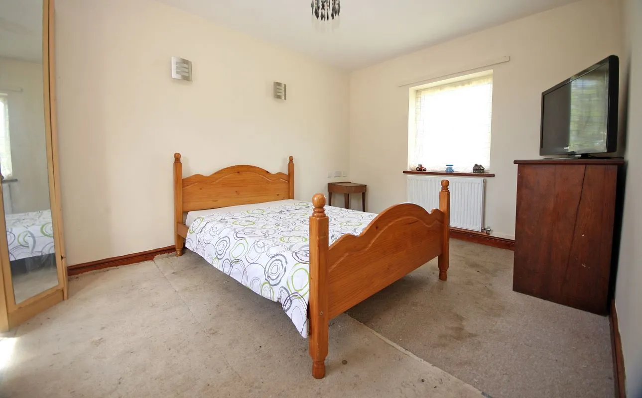 Llantrisant, Holyhead, Gwynedd, LL65 4TN - Online Auctions
