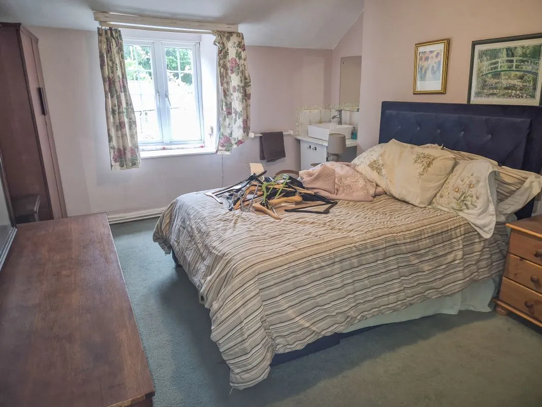 Talywern, Machynlleth, Powys, SY20 8NY - Online Auctions