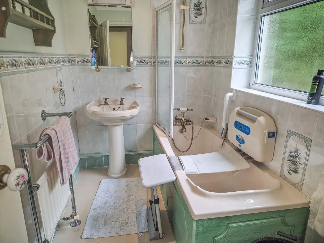 Talywern, Machynlleth, Powys, SY20 8NY - Online Auctions