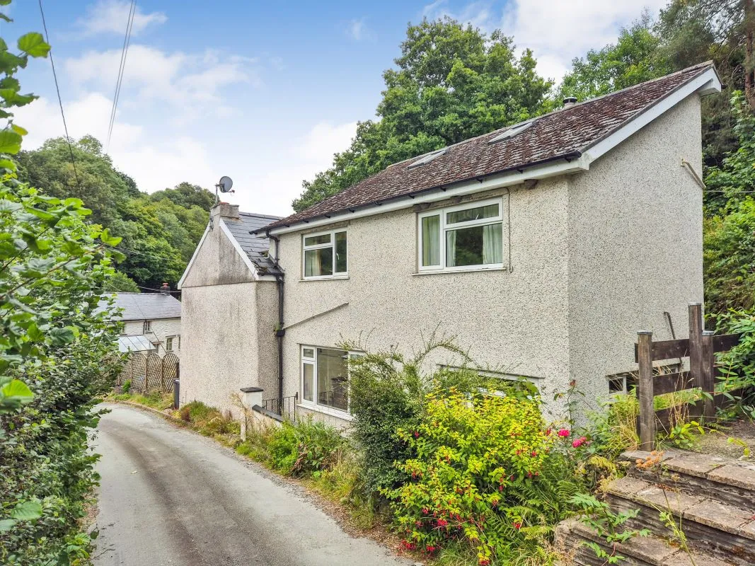 Talywern, Machynlleth, Powys, SY20 8NY - Online Auctions