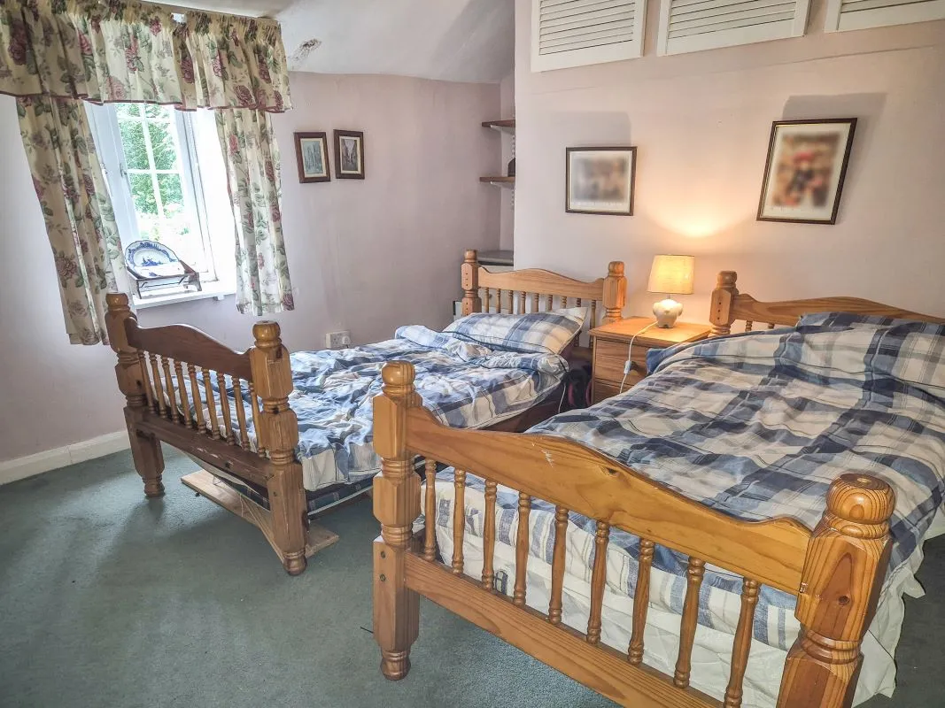 Talywern, Machynlleth, Powys, SY20 8NY - Online Auctions