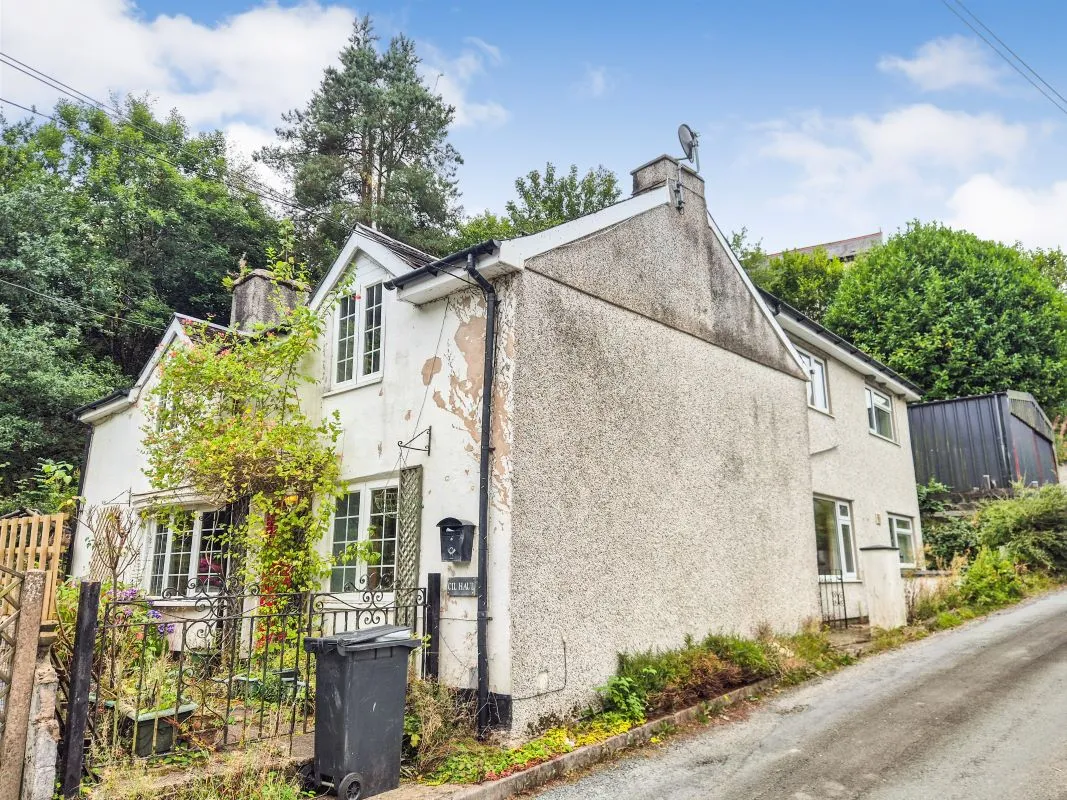 Talywern, Machynlleth, Powys, SY20 8NY - Online Auctions
