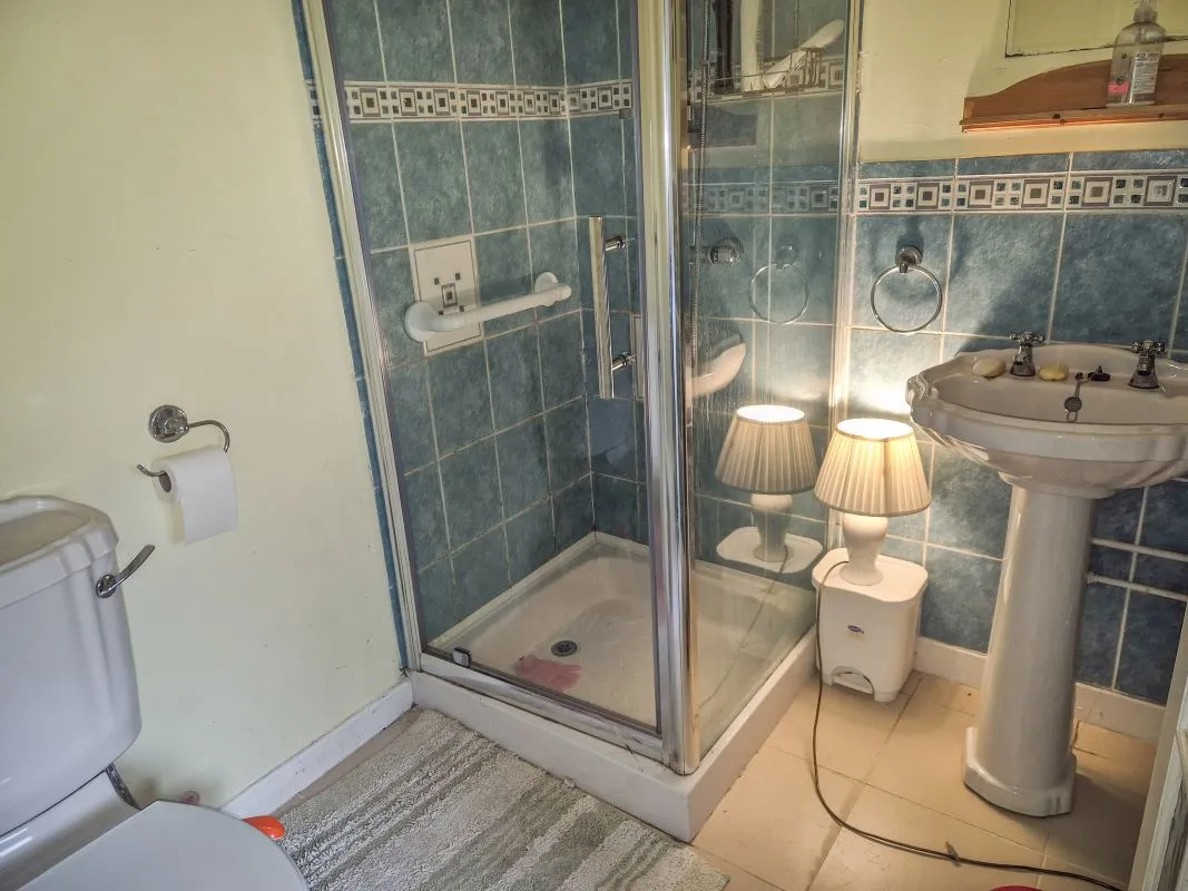 Talywern, Machynlleth, Powys, SY20 8NY - Online Auctions