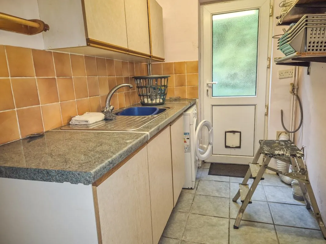 Talywern, Machynlleth, Powys, SY20 8NY - Online Auctions