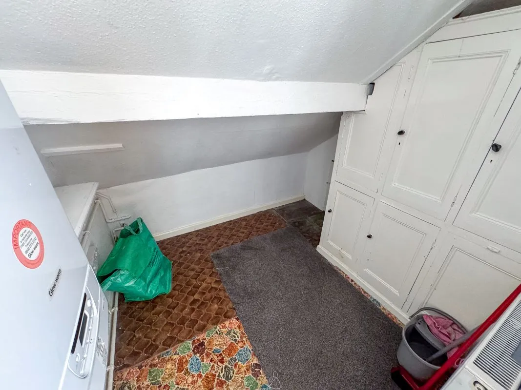 Llandudno, Gwynedd, LL30 1UN - Online Auctions