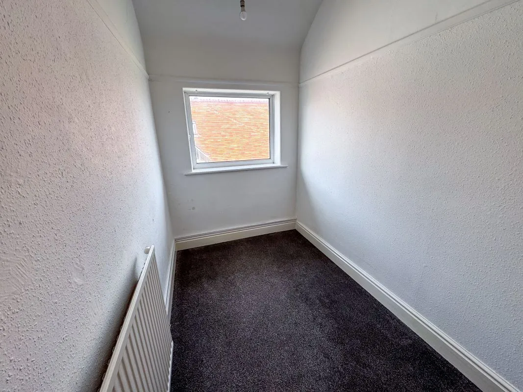 Llandudno, Gwynedd, LL30 1UN - Online Auctions