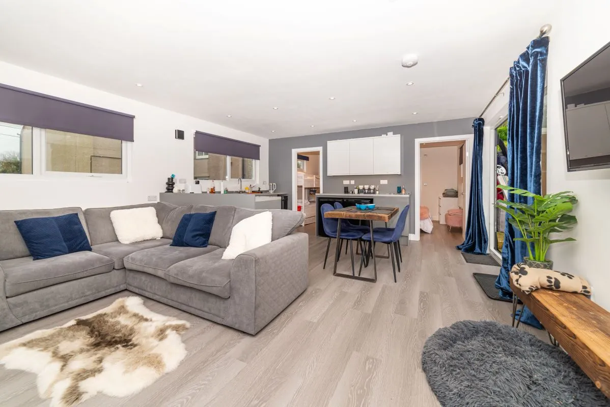 Talwrn, Llangefni, Gwynedd, LL77 7TD - Online Auctions