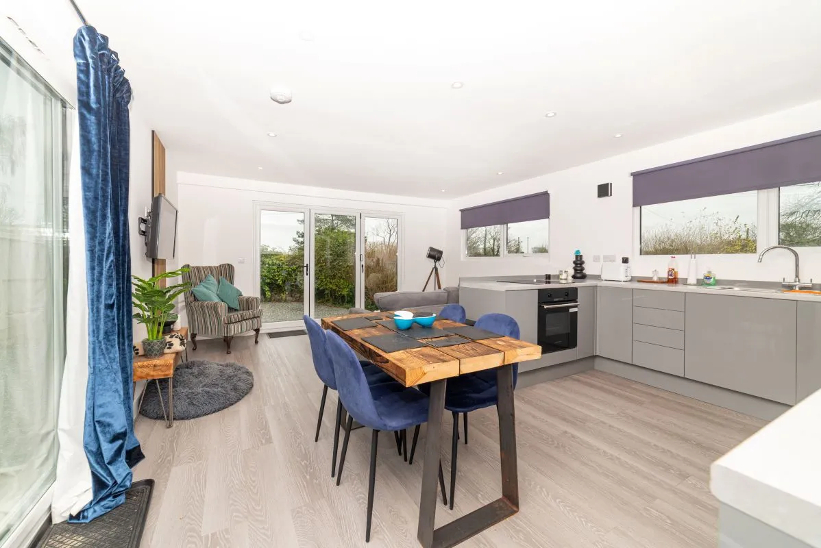 Talwrn, Llangefni, Gwynedd, LL77 7TD - Online Auctions