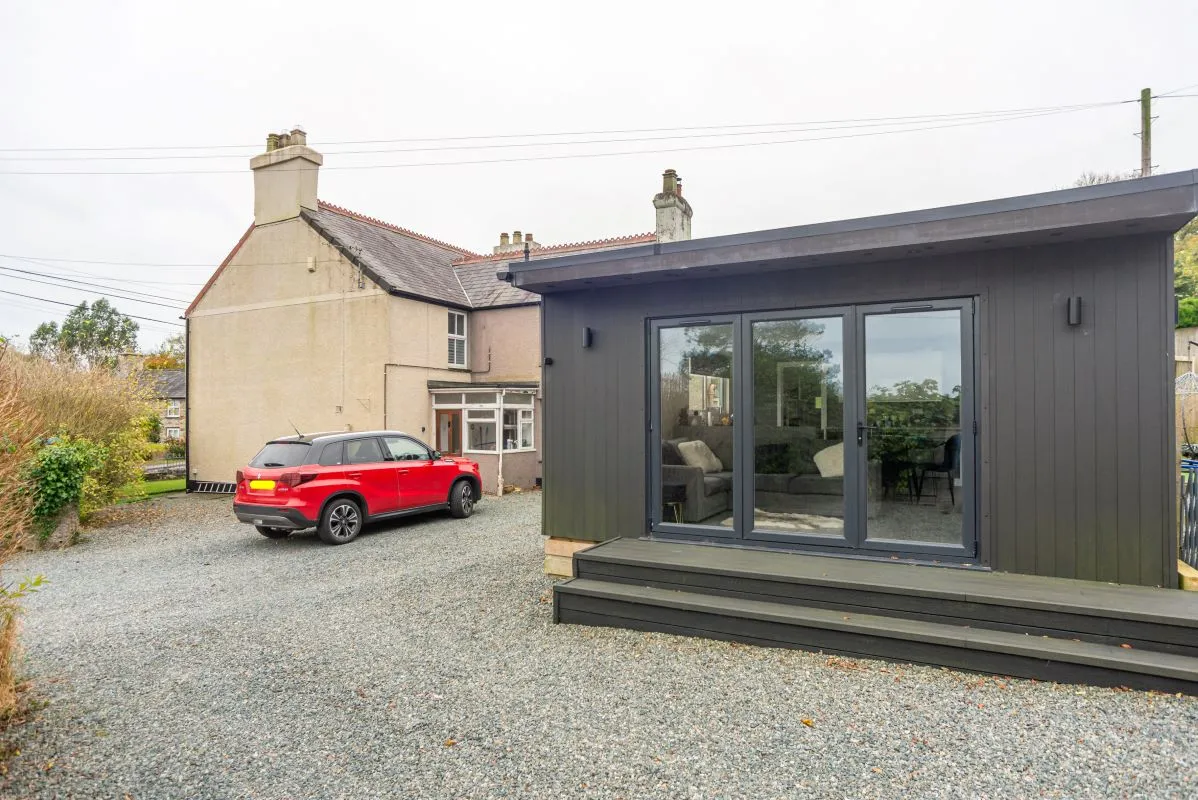 Talwrn, Llangefni, Gwynedd, LL77 7TD - Online Auctions