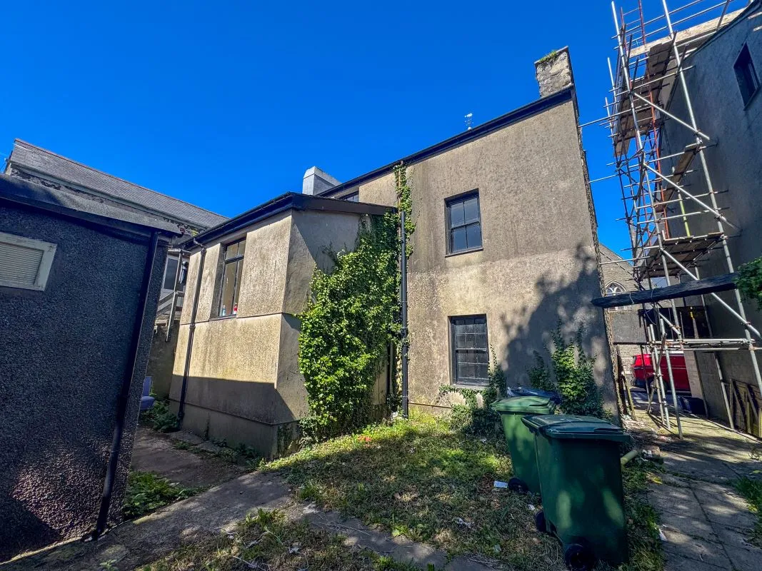 Pwllheli, Gwynedd, LL53 5DE - Online Auctions