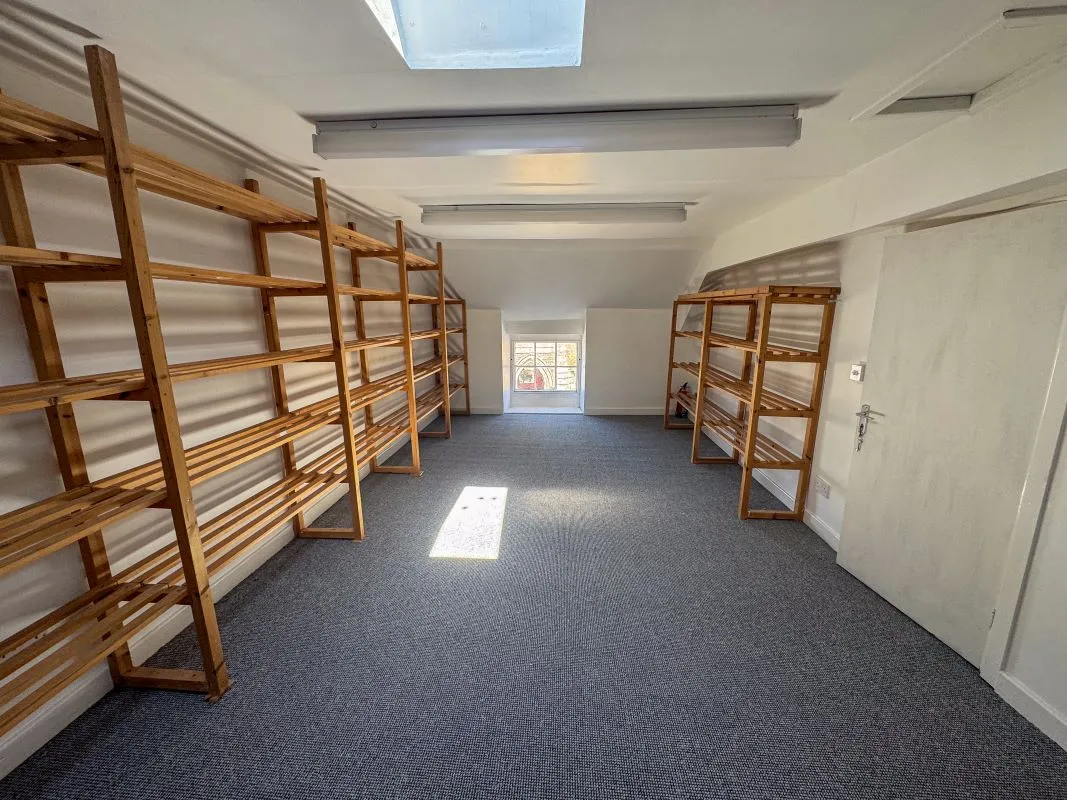 Pwllheli, Gwynedd, LL53 5DE - Online Auctions