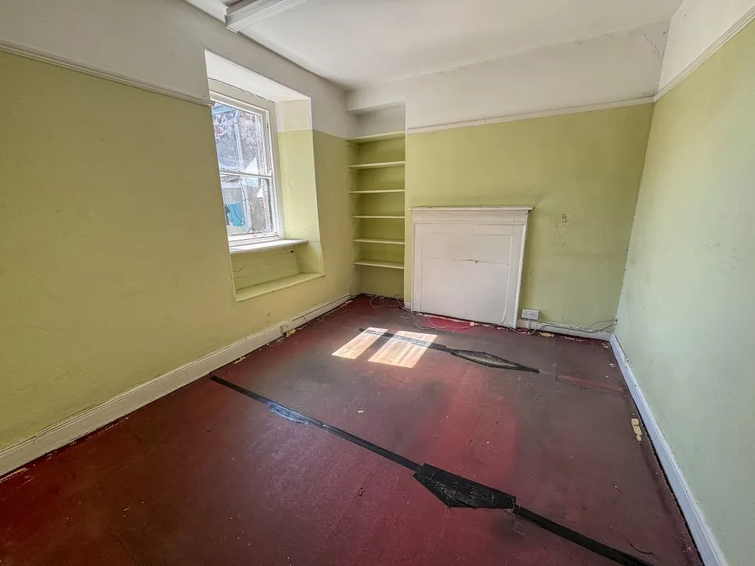 Pwllheli, Gwynedd, LL53 5DE - Online Auctions