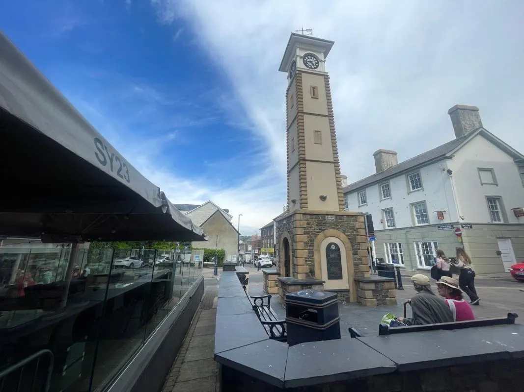 2 Pier Street, Aberystwyth, Ceredigion, SY23 2LJ - Online Auctions