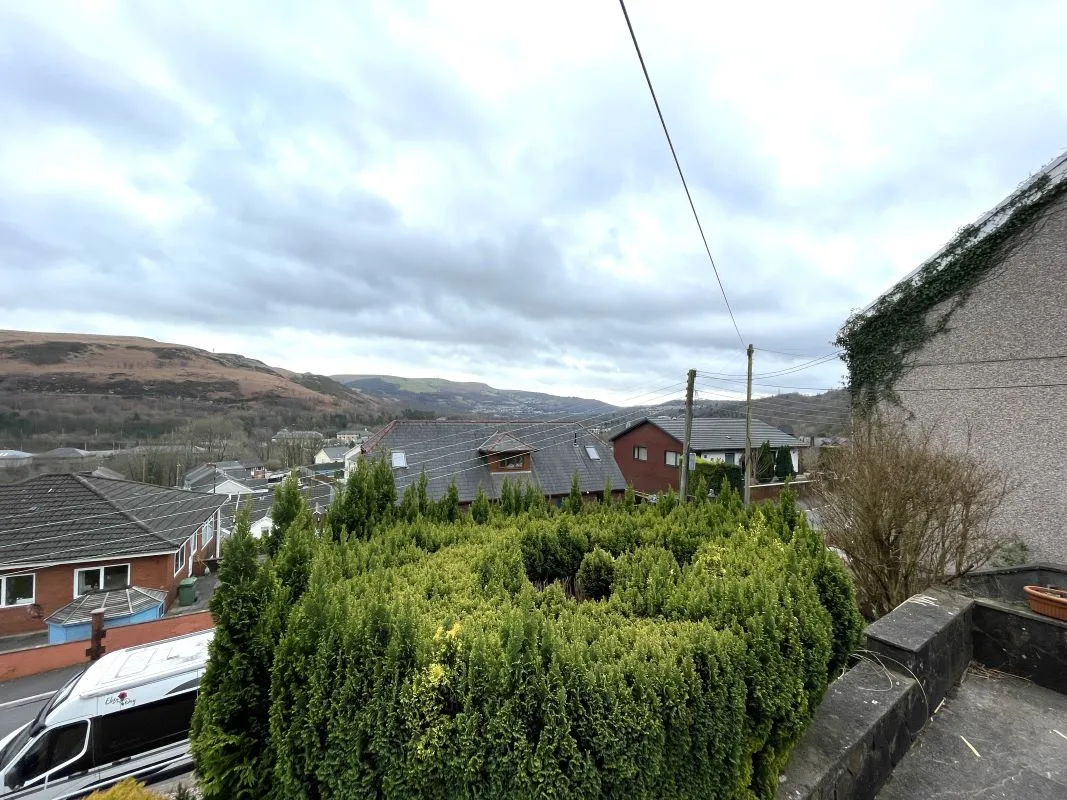 Salisbury Road, Abercynon, Mid Glamorgan, CF45 4NU - Online Auctions