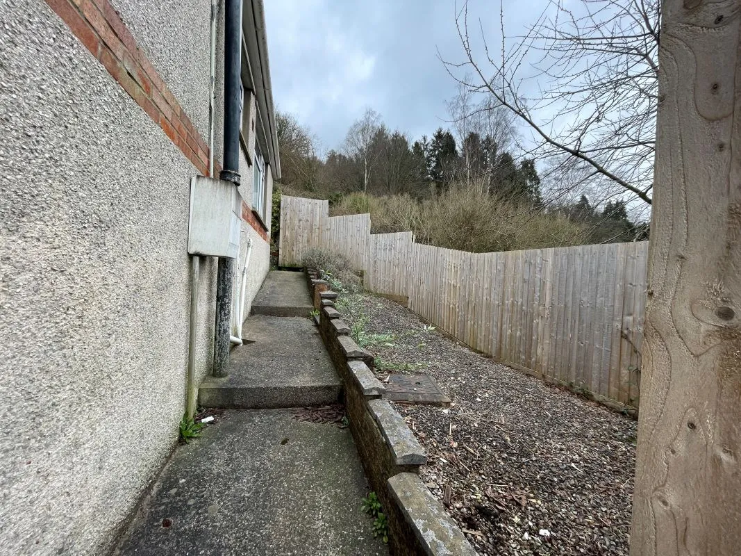 Salisbury Road, Abercynon, Mid Glamorgan, CF45 4NU - Online Auctions