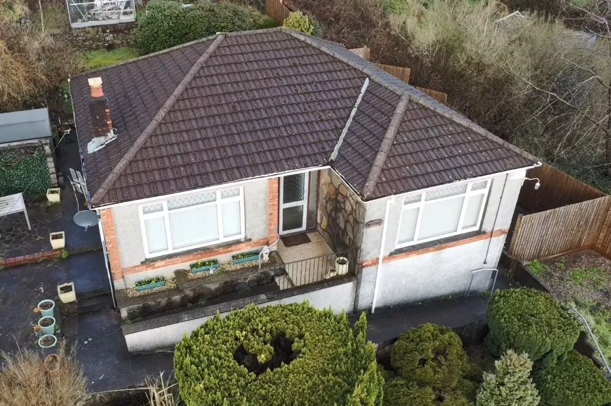 Salisbury Road, Abercynon, Mid Glamorgan, CF45 4NU - Online Auctions