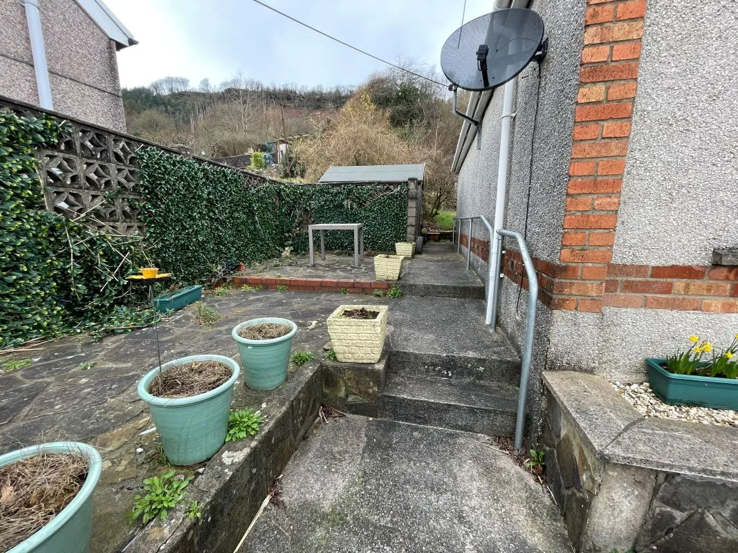 Salisbury Road, Abercynon, Mid Glamorgan, CF45 4NU - Online Auctions