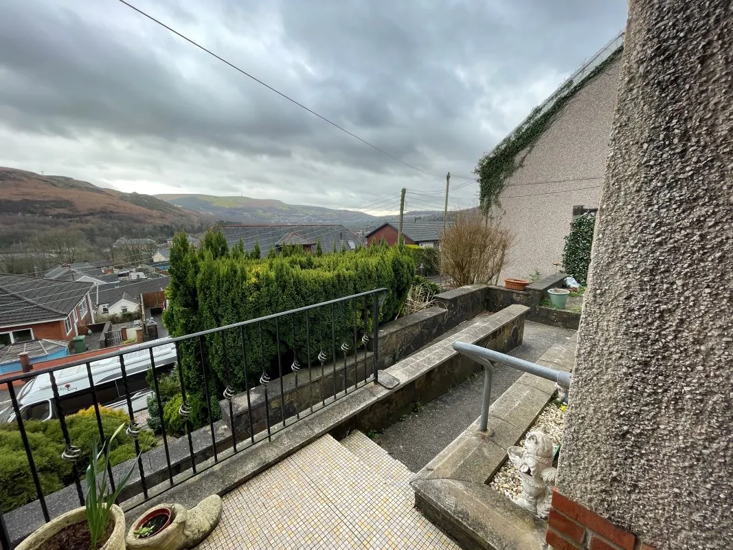 Salisbury Road, Abercynon, Mid Glamorgan, CF45 4NU - Online Auctions