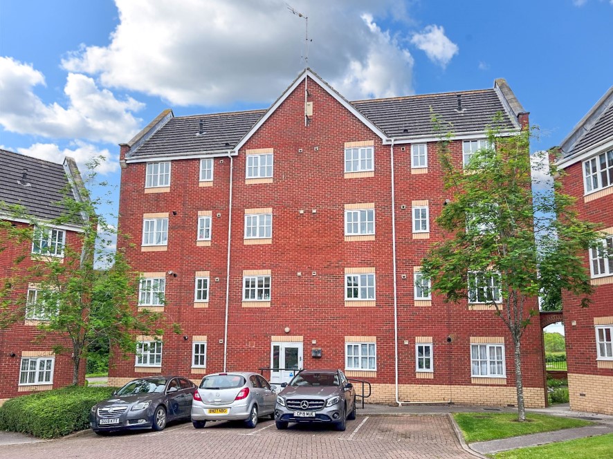 Property for Auction in Bedfordshire and Buckinghamshire - 18 Knaresborough Court, Bletchley, Milton Keynes, Buckinghamshire