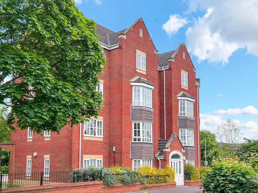Property for Auction in Bedfordshire and Buckinghamshire - 18 Knaresborough Court, Bletchley, Milton Keynes, Buckinghamshire