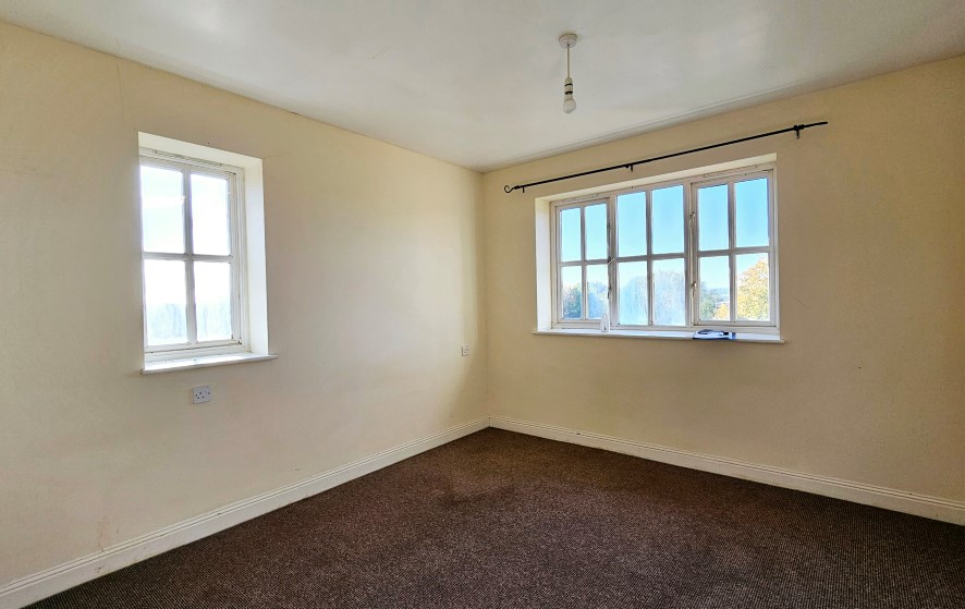 Property for Auction in Bedfordshire and Buckinghamshire - 18 Knaresborough Court, Bletchley, Milton Keynes, Buckinghamshire