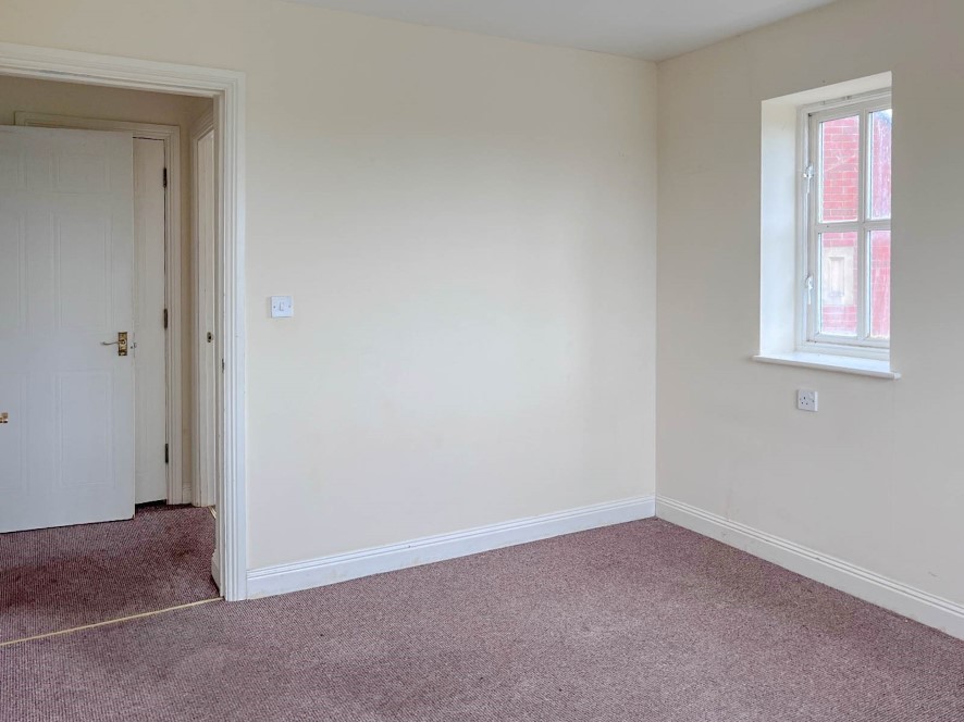 Property for Auction in Bedfordshire and Buckinghamshire - 18 Knaresborough Court, Bletchley, Milton Keynes, Buckinghamshire