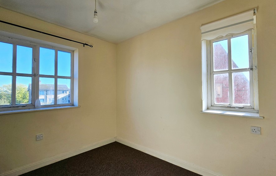 Property for Auction in Bedfordshire and Buckinghamshire - 18 Knaresborough Court, Bletchley, Milton Keynes, Buckinghamshire