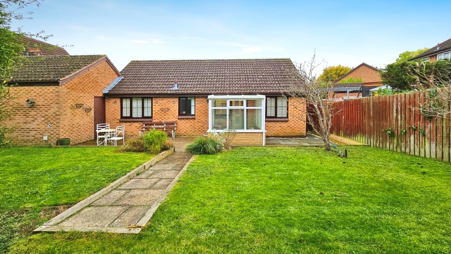 Property for Auction in Bedfordshire and Buckinghamshire - 20 Blaydon Close, Bletchley, Milton Keynes MK3 5LS
