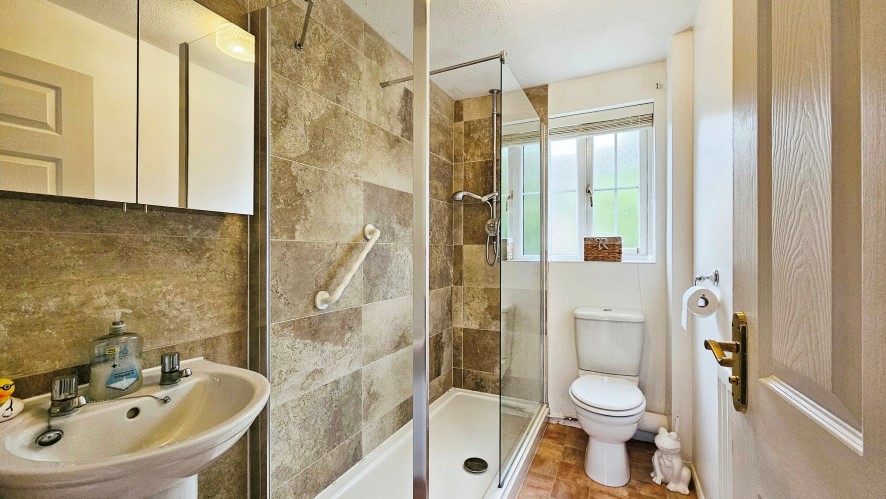 Property for Auction in Bedfordshire and Buckinghamshire - 20 Blaydon Close, Bletchley, Milton Keynes MK3 5LS