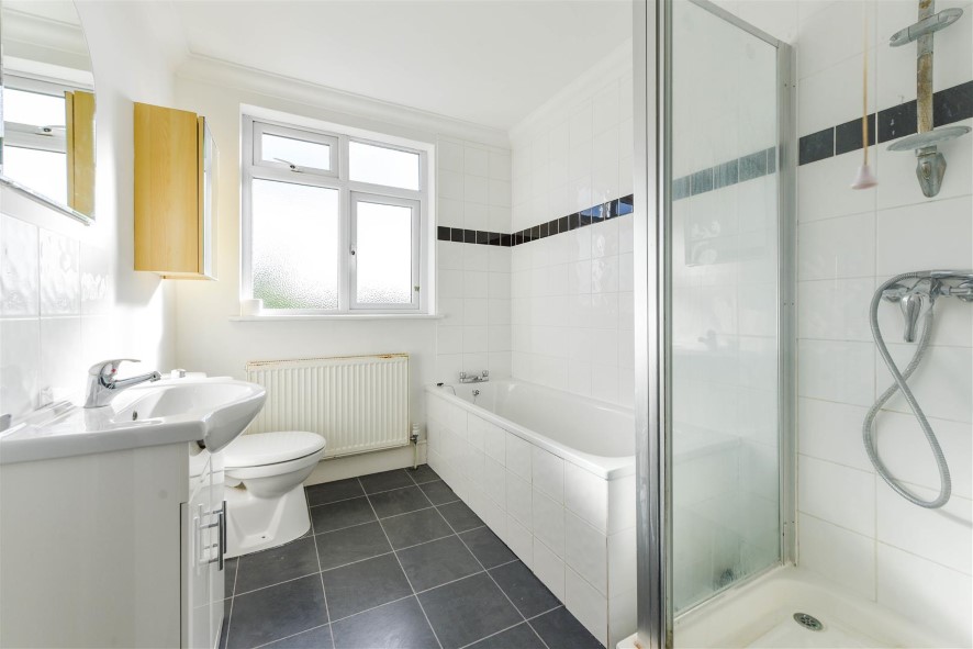 Property for Auction in Bedfordshire and Buckinghamshire - 7 Austin Villas, Woodside Road, Watford, Hertfordshire WD25 0GD