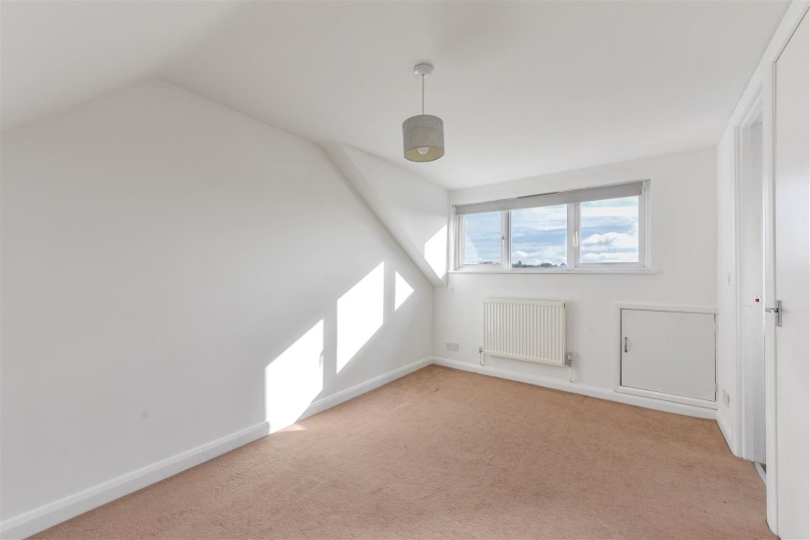 Property for Auction in Bedfordshire and Buckinghamshire - 7 Austin Villas, Woodside Road, Watford, Hertfordshire WD25 0GD