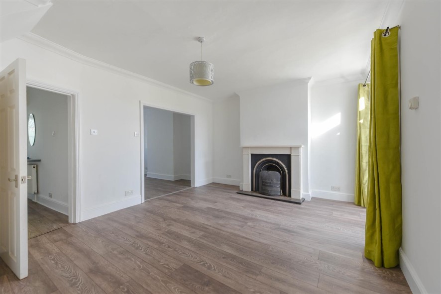 Property for Auction in Bedfordshire and Buckinghamshire - 7 Austin Villas, Woodside Road, Watford, Hertfordshire WD25 0GD