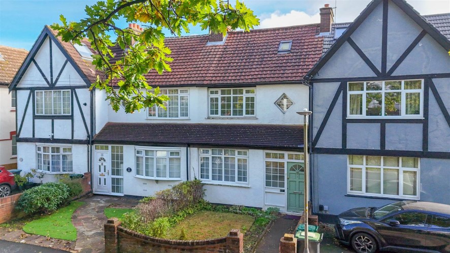 Property for Auction in Bedfordshire and Buckinghamshire - 7 Austin Villas, Woodside Road, Watford, Hertfordshire WD25 0GD