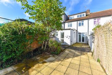 Property for Auction in Bedfordshire and Buckinghamshire - 7 Austin Villas, Woodside Road, Watford, Hertfordshire WD25 0GD