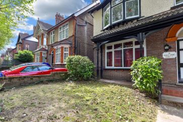 Property for Auction in Bedfordshire and Buckinghamshire - Flat 1, Hadley Court, Luton, Bedfordshire