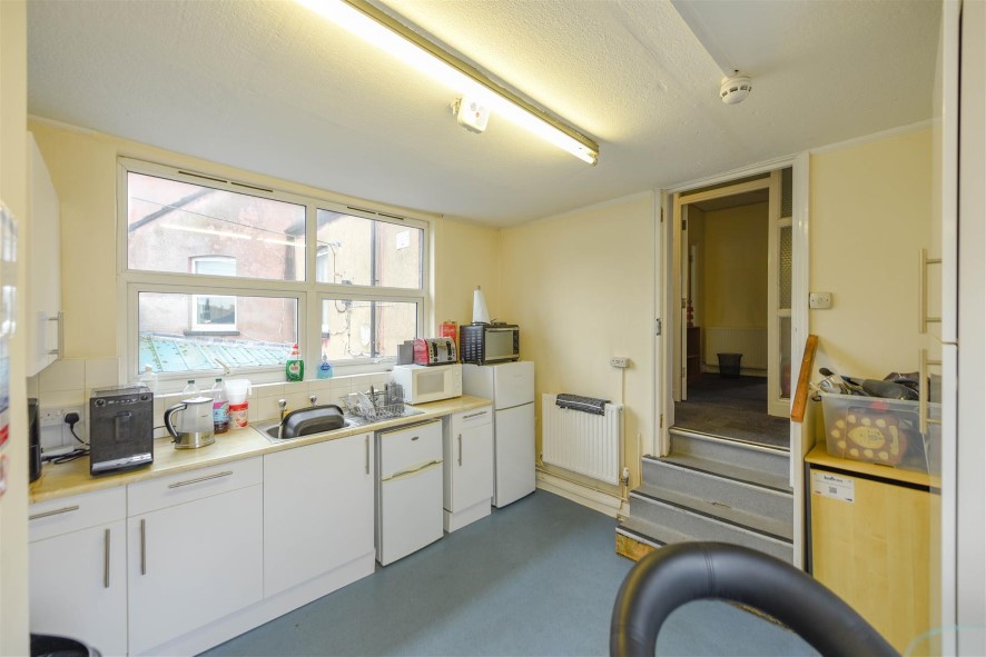 Property for Auction in Bedfordshire and Buckinghamshire - 1 London Road, Luton, Bedfordshire