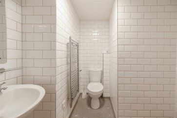 Property for Auction in Bedfordshire and Buckinghamshire - 1 London Road, Luton, Bedfordshire