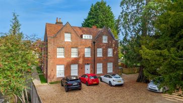 Property for Auction in Bedfordshire and Buckinghamshire - Flat 2, Wickham House, Cressex Road, High Wycombe, Buckinghamshire HP12 4FY