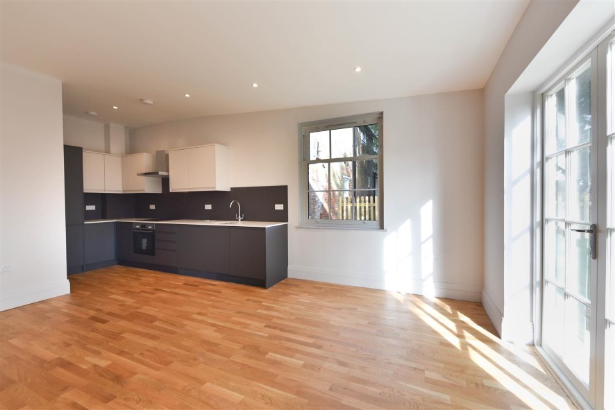 Property for Auction in Bedfordshire and Buckinghamshire - Flat 2, Wickham House, Cressex Road, High Wycombe, Buckinghamshire HP12 4FY