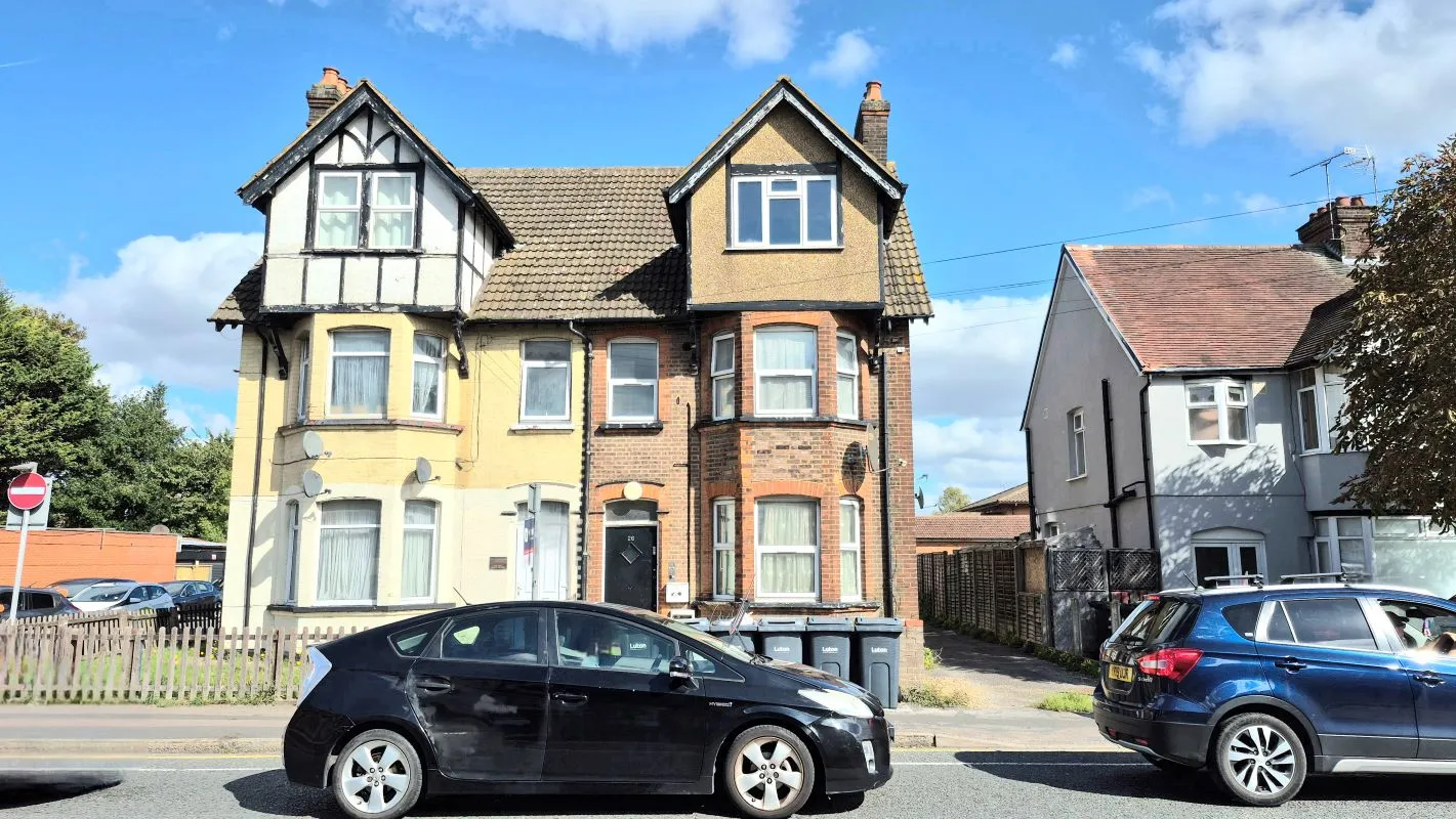26 Marsh Road, Luton, Bedfordshire, LU3 2NH - Online Auctions