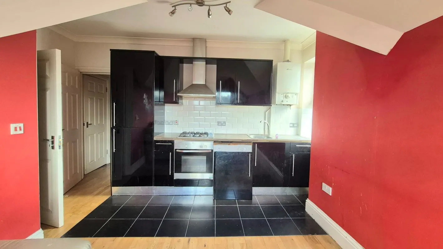 26 Marsh Road, Luton, Bedfordshire, LU3 2NH - Online Auctions