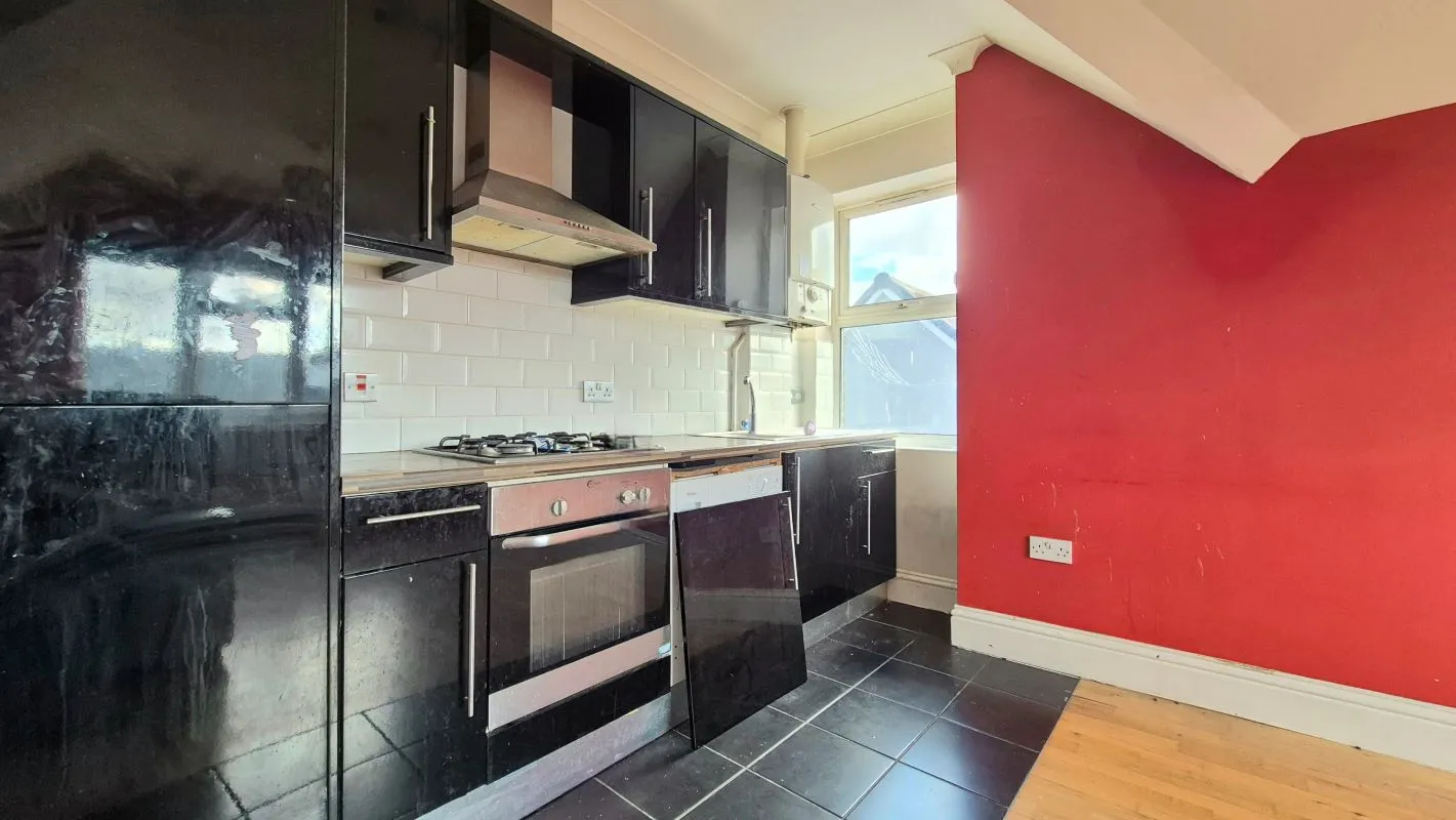 26 Marsh Road, Luton, Bedfordshire, LU3 2NH - Online Auctions