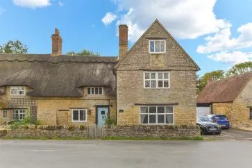 Property for Auction in Bedfordshire and Buckinghamshire - 50 Cross Tree Road, Wicken, Milton Keynes, Northamptonshire MK19 6BT